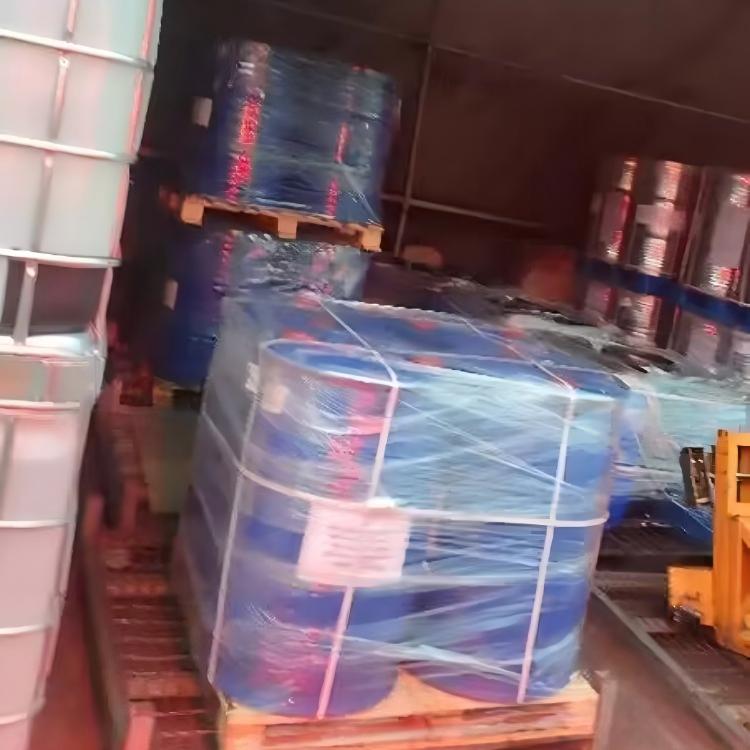 Industrial-grade 99% Isoamyl Acetate CAS 123-92-2